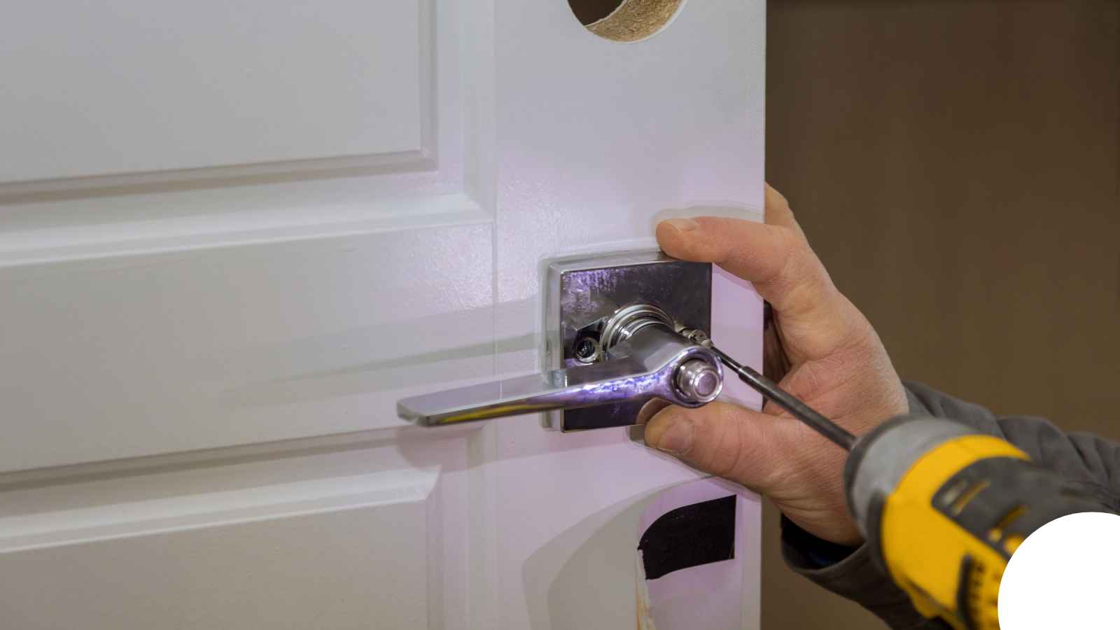 24/7 Emergency Locksmith in Dothan, AL — Dothan Broken Key Extraction 24/7 Emergency Locksmith in Dothan, AL — Dothan Broken Key Extraction